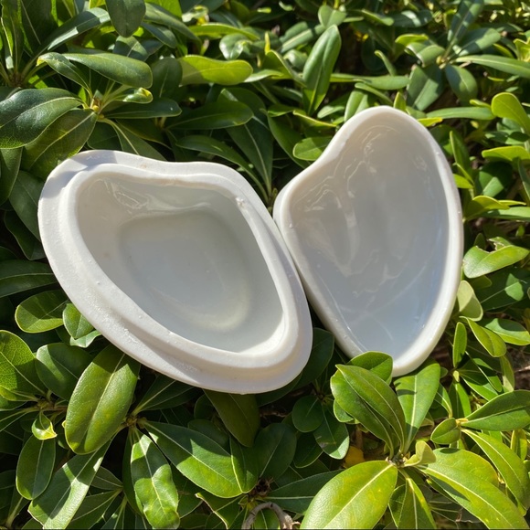 Floral Clam Trinket Box - Picture 2 of 2